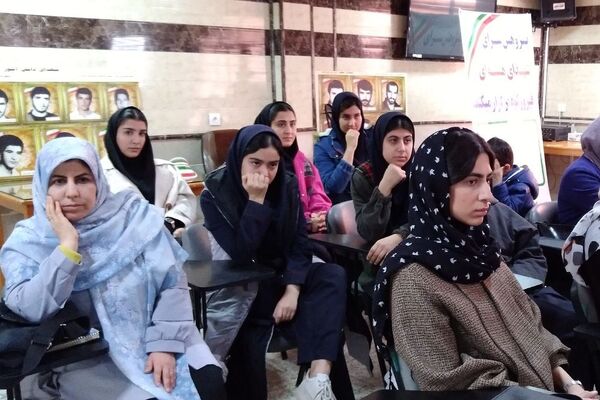 آیین تجلیل از برگزیدگان آموزشی، پژوهشی و فرهنگی شهرستان فیروزکوه