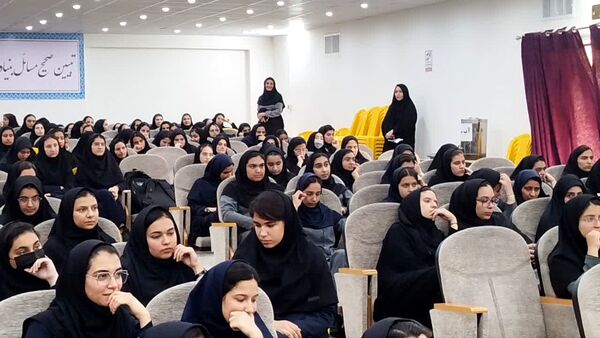 برگزاری همایش ویژه دانش آموزان کنکوری در خلیل آباد 