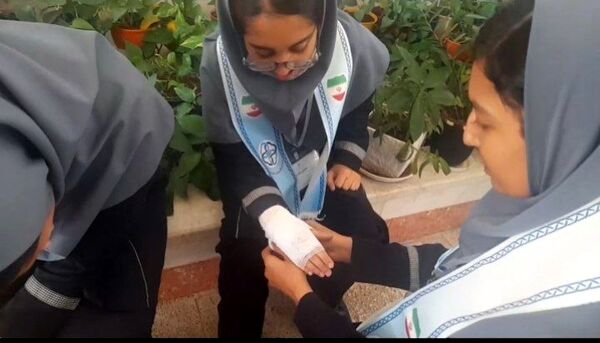 بیست و هفتمین مانور سراسری زلزله در دبیرستان نمونه وکیلی ۱۰
