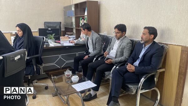نشست هفتگی کارشناسان حوزه پرورشی تبادکان با تمرکز بر تحول در فرآیندها