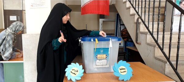 حضور پرشور مردم مشهد پای صندوق انتخابات ریاست‌جمهوری 