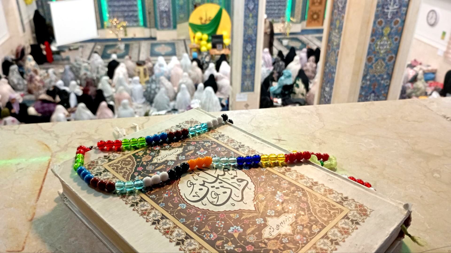 اینجا در سکوت، صدای خدا بلندتر است