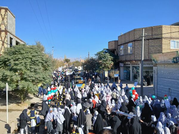 راهپیمایی پرشکوه مردم شهرستان خلیل‌آباد در سیزدهم آبان و گرامیداشت یوم‌الله ۱۳ آبان