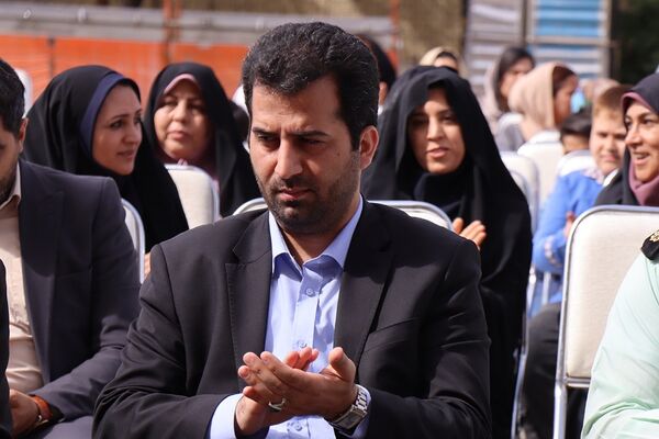 آیین گرامیداشت مقام معلم و به صدا درآوردن زنگ سپاس معلم در مدرسه شهید مرادی و شهید کلانتری پاکدشت