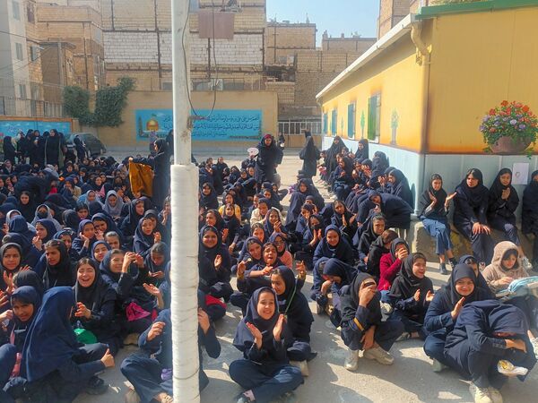 مراسم ولادت حضرت زینب و روز پرستار در دبیرستان میرزا جعفر سروقد 