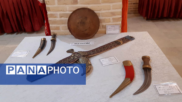 بازتاب هنر عاشورایی در نمایشگاه نسخ خطی و لباس‌های تعزیه