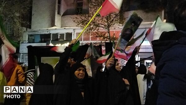 از پیر تا کودک برای حفظ  وطن آمدند-۱