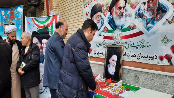 جشن انقلابی و جهاد تبیین در دبیرستان فرهنگ شهید پرکار مراغه