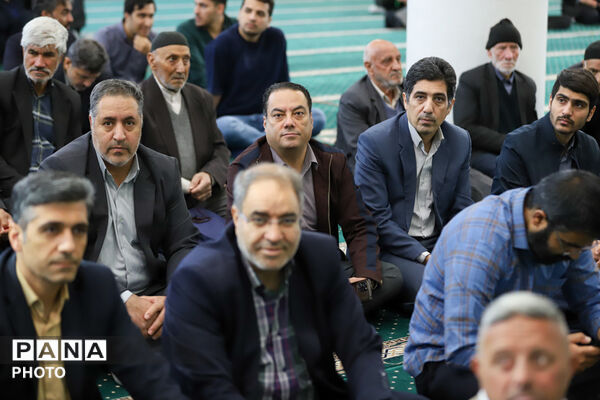 تجلیل از ایثارگران فرهنگی و پرسش و پاسخ در مصلی زنجان
