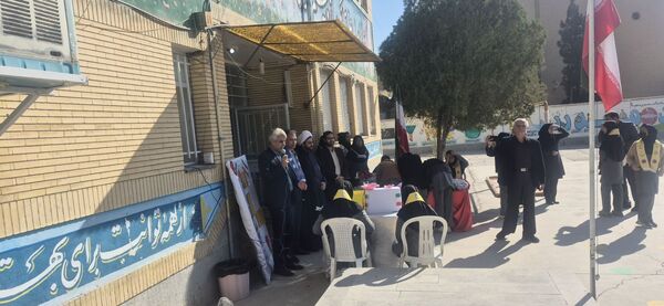 انتخابات شورای دانش آموزی در دبیرستان دخترانه امید 