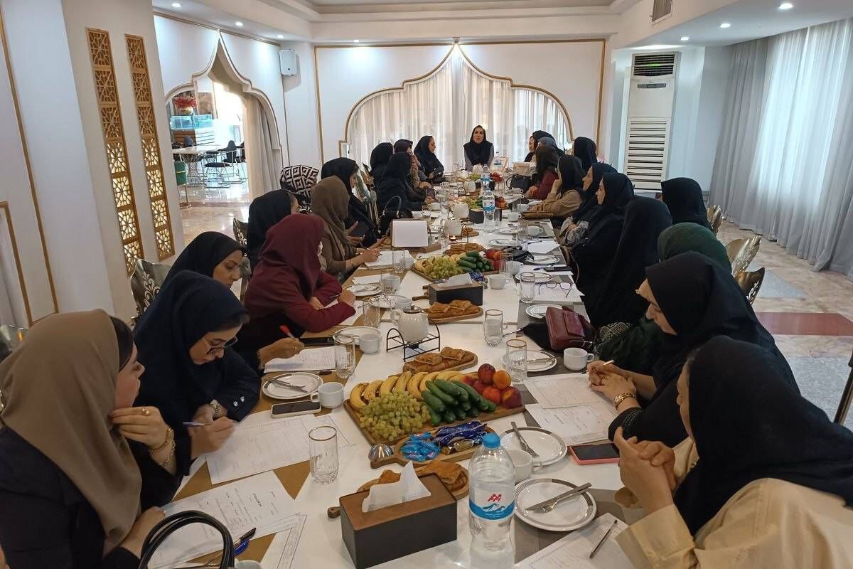 نخستین شورای دبیران و هنرآموزان هنرستان امام علی(ع) 