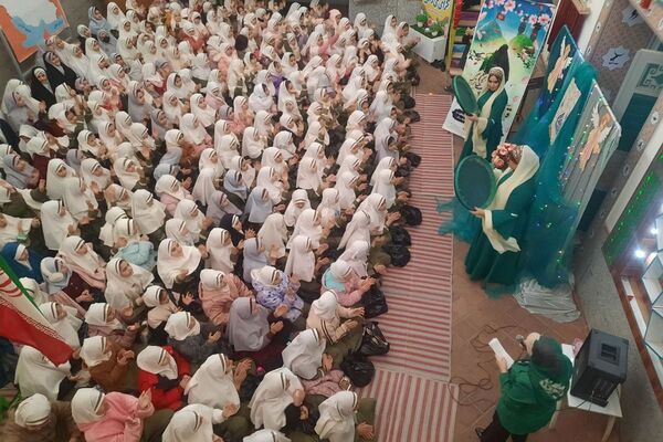 حضور پر شور دانش آموزان ناحیه دو شهرری در جشن نیمه شعبان و ایرانمون