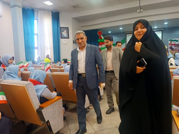 زنگ انقلاب در دبستان آرمینه مصلی‌نژاد