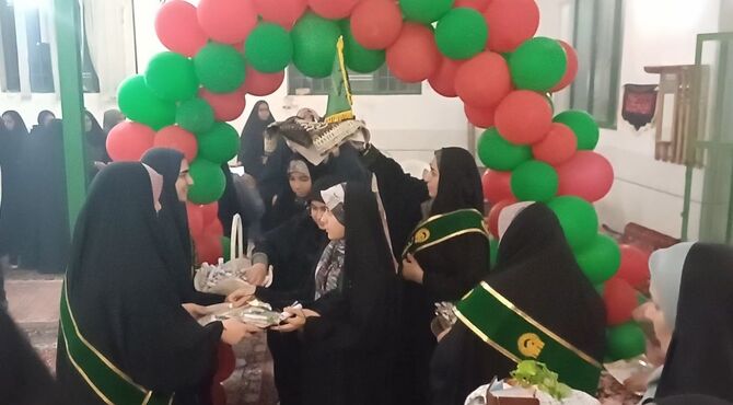 حالت پرواز؛ لحظاتی از خودسازی و تفکر در دل مسجد 