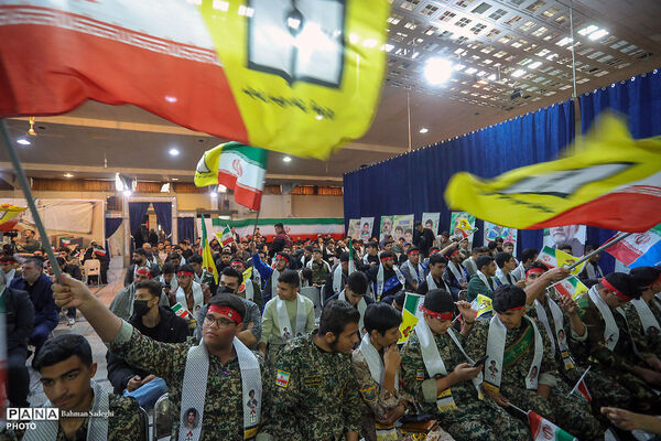مراسم سالروز شهادت شهید حسین فهمیده و هفته بسیج دانش‌آموزی