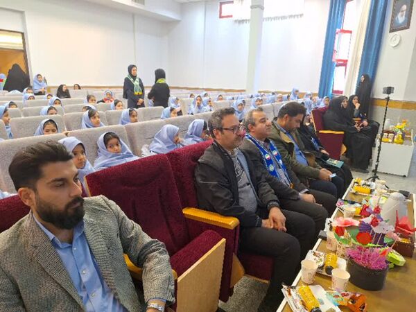 آیین تحلیف پیشتازان در دبستان آرمینه مصلی نژاد ناحیه ۶ مشهد