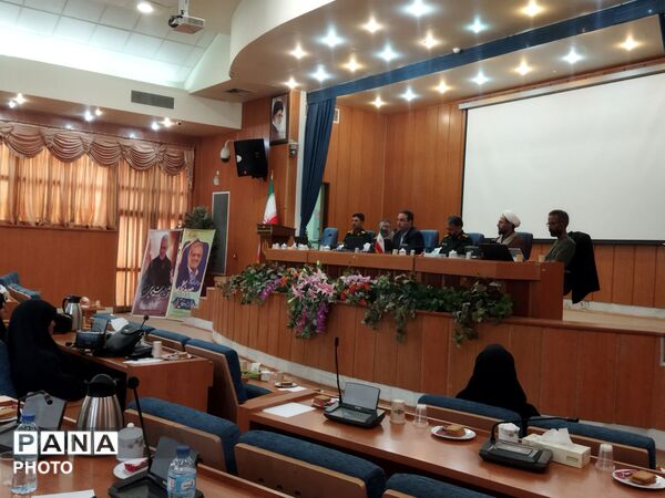 نشست صمیمی فرماندار نیشابور با خبرنگاران