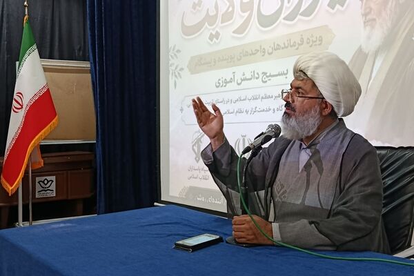 ملت مؤمن و بصیر در برابر تهدیدها عقب‌نشینی نمی‌کند
