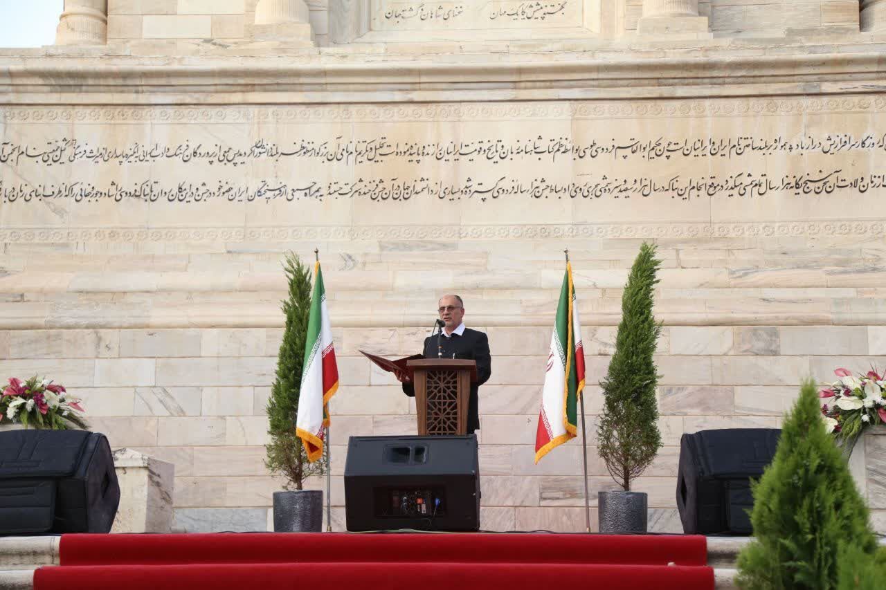 مفاخر باید در زیست روزمره ما زندگی کنند؛ نه فقط در قاب بزرگداشت‌ها