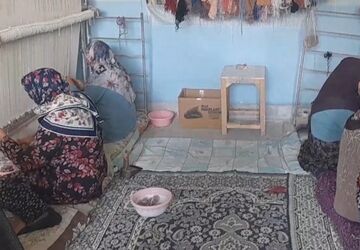 تار و پودی که حکایت از‌ امید به گره‌‌‌ گشایی
مشکلات از عمق وجود دارد