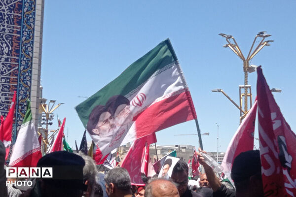 مشهد در سوگ؛ بدرقه باشکوه رهبر شهید انقلاب در جوار بارگاه رضوی/۲