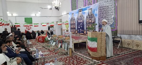 اولین نشست فعالان قرآنی، فرهنگی و هنری در روستای نامن شهرستان داورزن 