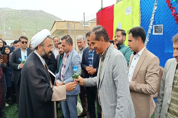 نواختن زنگ سپاس معلم در مدرسه الزهرا شهرستان مارگون