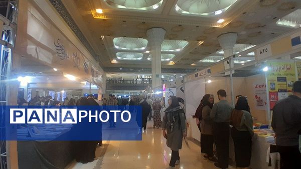  برگزاری سی‌و ششمین نمایشگاه بین‌المللی کتاب تهران با حضور ناشران داخلی و خارجی در مصلی امام خمینی(ره)