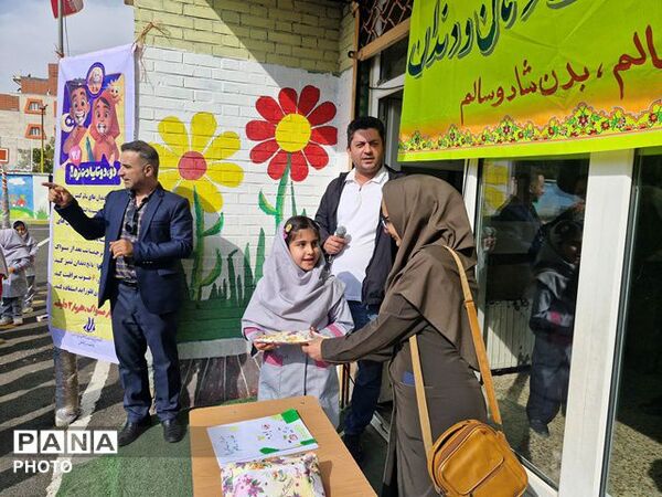برگزاری برنامه آموزشی هفته پویش سلامت دهان و دندان در مدرسه ابتدایی دخترانه رضوان مریوان