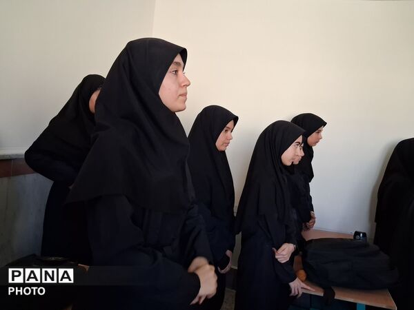 دبیرستان پیروزی در نخستین قاب‌های مهر