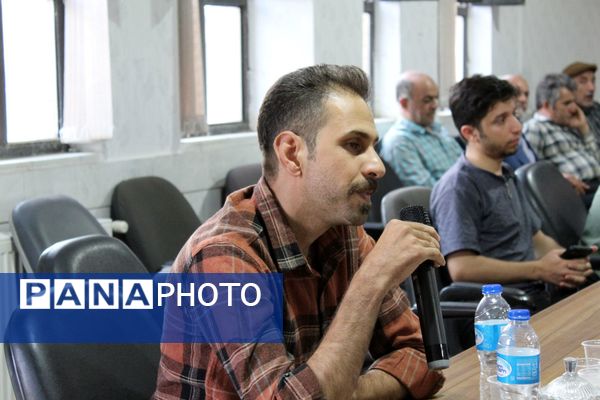 نشست اصحاب رسانه شهرستان سامان با مدیرکل فرهنگ و ارشاد اسلامی استان چهارمحال و بختیاری