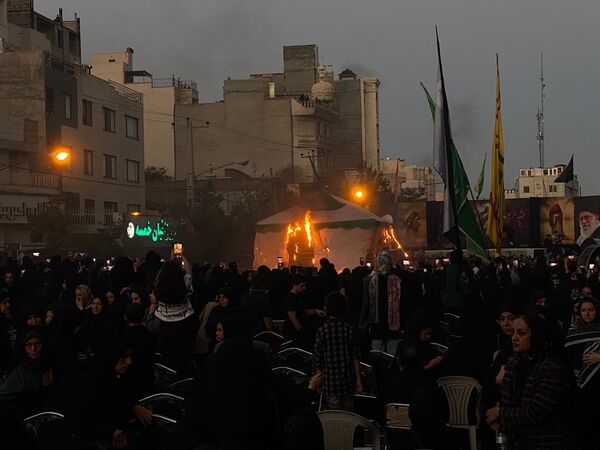 روضه مصور روز عاشورا همراه با مراسم خیمه‌سوزان در مشهد 