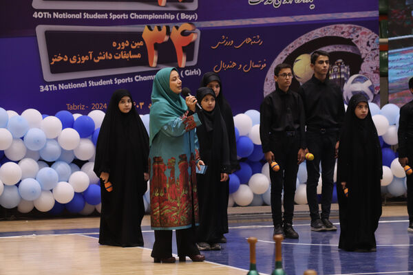 مشعل مسابقات کشوری ورزش دانش‌آموزی در تبریز روشن شد