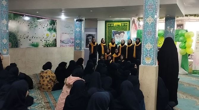 برگزاری اجلاس نماز در مدرسه شهید ربیعی منطقه ۱۰ تهران