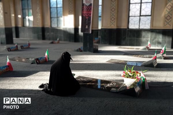 سنگین‌ترین پرچم، نصیب شانه‌های وفادار