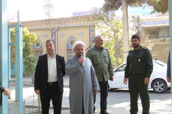 احترام به مقام شهدا با حضور فرماندهان و بسیجیان در گلزار بی‌بی سکینه(س) شهرستان ملارد