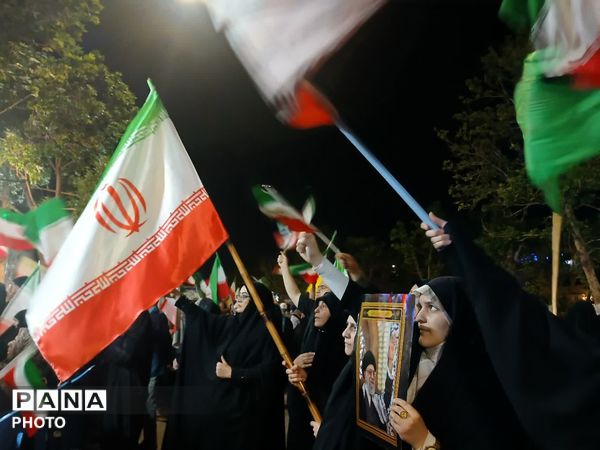 موج حماسه مشهدیان در بلوار احمد آباد 