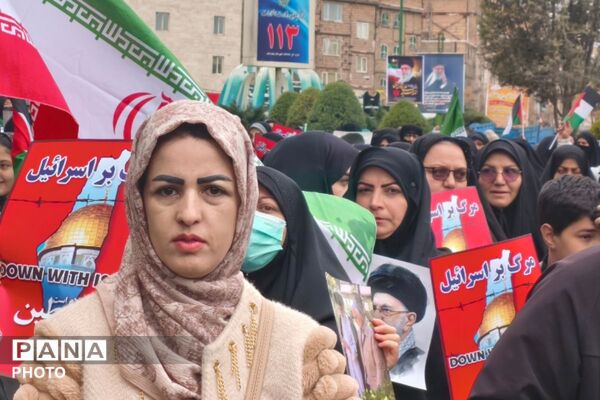 تجدید پیمان مردم ولایتمدار بهارستانی با سومین رهبر انقلاب در روز قدس