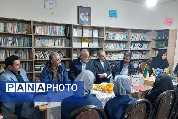 گفت‌وگوی خلاق دردبیرستان فاطمه‌الزهرا؛ نشست مشترک ناشر، معاونین و دانش‌آموزان نویسنده برای رفع چالش‌ها