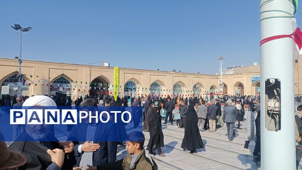 نماز عبادی و سیاسی جمعه در اولین روز از دهه فجر در نیشابور 