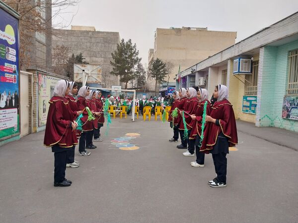 جشن نیکوکاری در دبستان اخوان گنجی