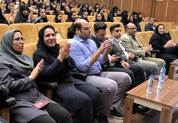 همایش سلامت روان برای دانش‌آموزان در زرقان