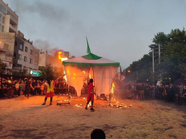 روضه مصور روز عاشورا همراه با مراسم خیمه‌سوزان در مشهد 