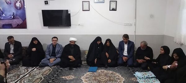 حضور معاون رئیس جمهوری در منازل جان باختگان معدن طبس در بخش انابد