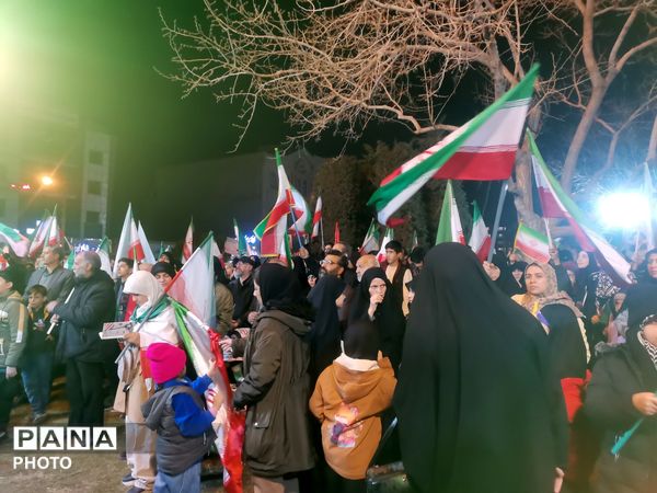 پانزدهمین شب مقاومت مردمی در خیابان‌های مشهد مقدس