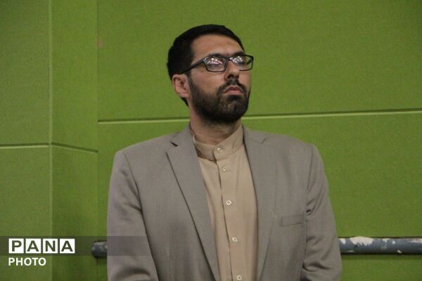 تقدیر از مدیران، معاونان و مدیران فعال قرآنی در آیین اختتامیه چهل‌وچهارمین مسابقات قرآن، عترت و نماز شهرستان اسلامشهر 
