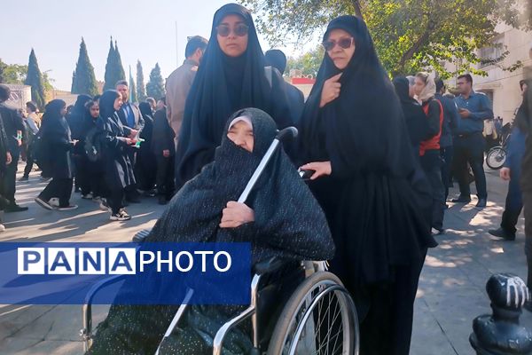 روز دانش‌آموز، روز خروشِ آگاهی و شادابی