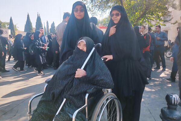 روز دانش‌آموز، روز خروشِ آگاهی و شادابی