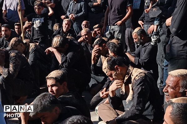 مراسم معنوی گل‌زنی در بن