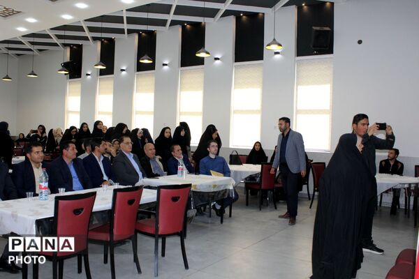 وقتی صدای خبرنگاران پانا به احترام معلمان بلند شد